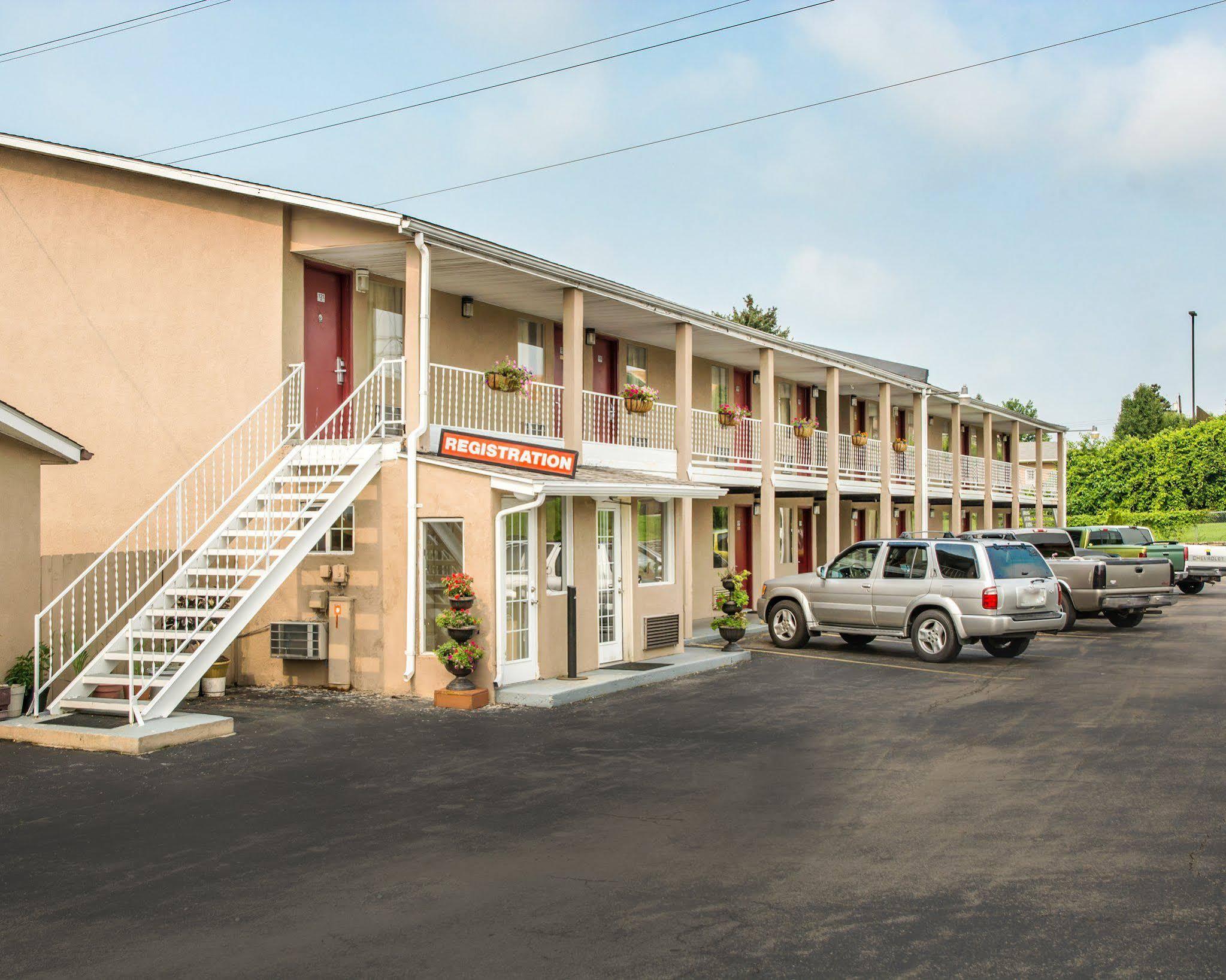 Econo Lodge Franklin Esterno foto